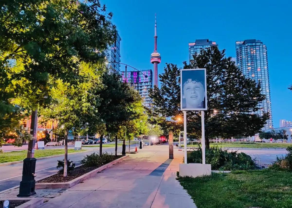 Upscale Downtown Toronto Condos By Cn Tower Exteriér fotografie