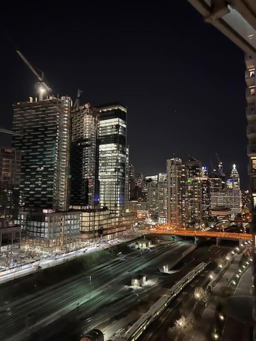 Upscale Downtown Toronto Condos By Cn Tower Exteriér fotografie